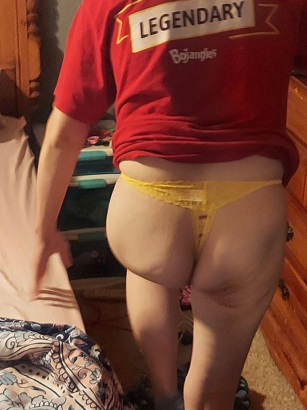 Best of Women bent over in thongs