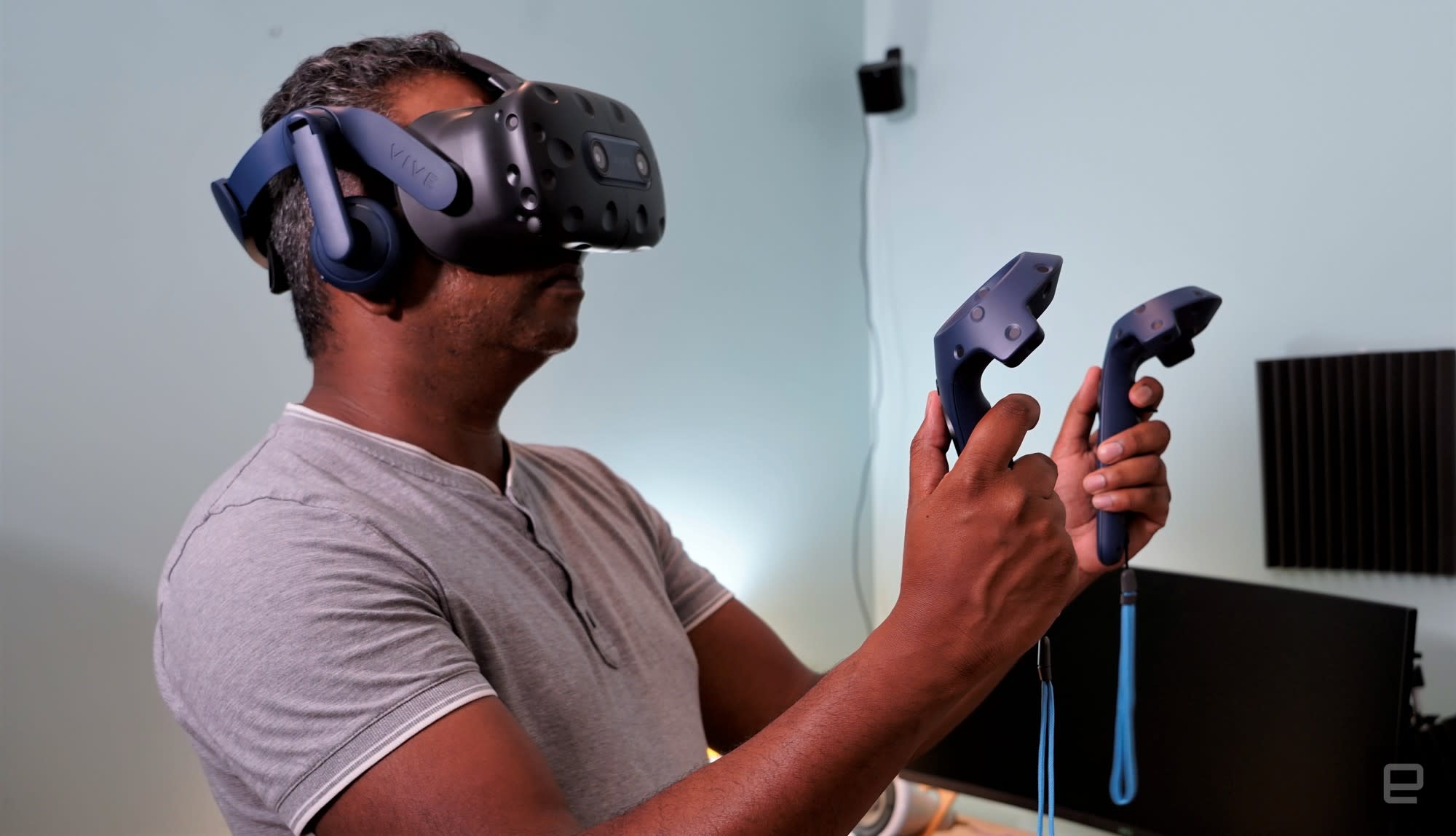 xsins vr - lezdom pegging sex video during trying dress